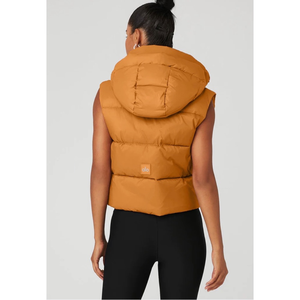 ALO Gold Rush Hooded Sleeveless Puffer Vest In Toffee NWT Size M - Picture 3 of 12